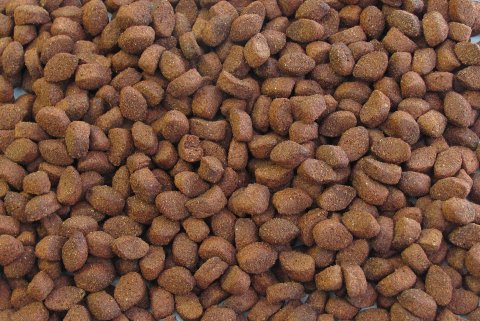 Feed Tailor-made; According to the customer's wishes, we are ready to consult, design and produce feed according to their requirements. We offer customers the possibility of consulting, developing, producing and distributing feed, we will advise on the compilation of recipes according to their own ideas.